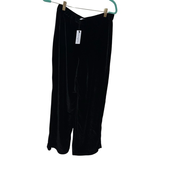 Velvet by Graham & Spencer Pants - Wide leg Black velour pants Velvet by Graham & Spencer medium M new nwt elastic